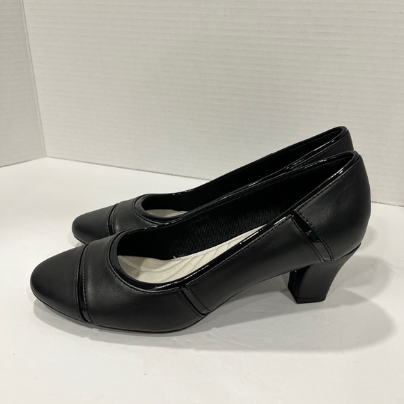 Easy Street‎ Womens Datia Pointed Toe Kitten Heel Pumps. Size 6.5 Color: Black - Picture 3 of 7